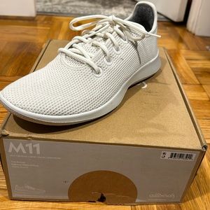 Brand new men’s All Birds Tree Runner size 11